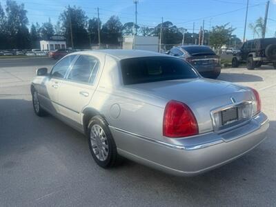 2007 Lincoln Town Car SIGNATURE   - Photo 3 - New Port Richey, FL 34652