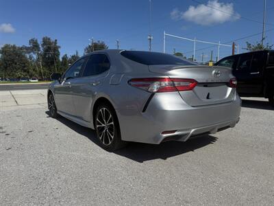 2018 Toyota Camry SE   - Photo 6 - New Port Richey, FL 34652