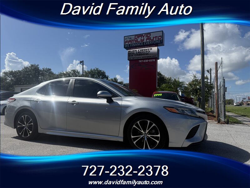 2018 Toyota Camry SE - Photo 1 - New Port Richey, FL 34652