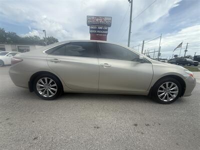2017 Toyota Camry LE   - Photo 8 - New Port Richey, FL 34652