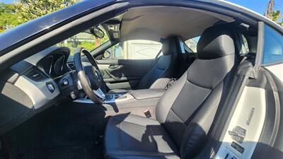 2011 BMW Z4 sDrive30i   - Photo 5 - Riverside, CA 92504