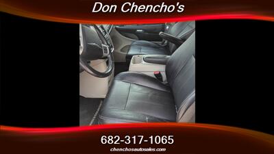 2016 Chrysler Town and Country Touring-L - Photo 5 - Cleburne, TX 76033