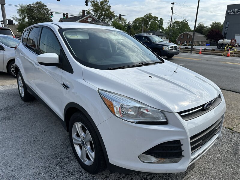 2015 Ford Escape SE   - Photo 1 - Hopkinsville, KY 42240