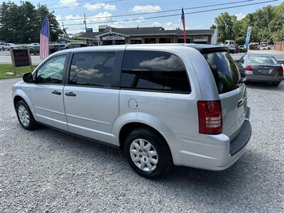 2008 Chrysler Town & Country LX   - Photo 4 - Hopkinsville, KY 42240