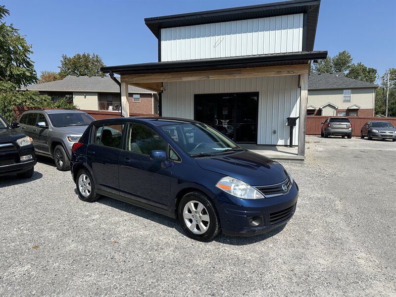 2012 Nissan Versa 1.8 S  