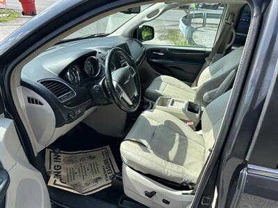 2012 Chrysler Town & Country Touring   - Photo 7 - Hopkinsville, KY 42240