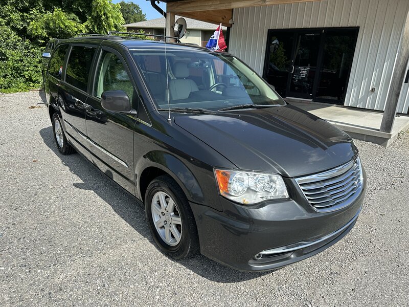 2012 Chrysler Town & Country Touring  
