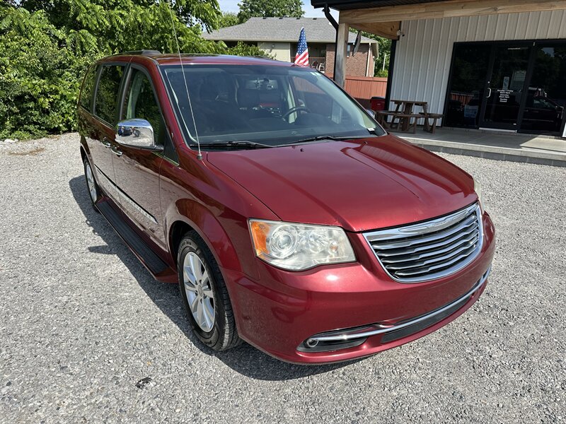 2015 Chrysler Town & Country Limited Platinum   - Photo 1 - Hopkinsville, KY 42240