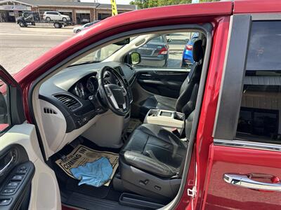 2015 Chrysler Town & Country Limited Platinum   - Photo 7 - Hopkinsville, KY 42240