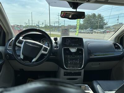 2015 Chrysler Town & Country Limited Platinum   - Photo 13 - Hopkinsville, KY 42240