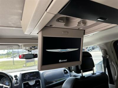 2015 Chrysler Town & Country Limited Platinum   - Photo 12 - Hopkinsville, KY 42240