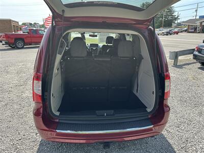 2015 Chrysler Town & Country Limited Platinum   - Photo 9 - Hopkinsville, KY 42240
