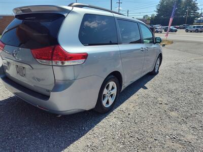 2014 Toyota Sienna LE   - Photo 5 - Hopkinsville, KY 42240