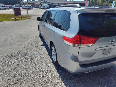 2014 Toyota Sienna LE   - Photo 4 - Hopkinsville, KY 42240