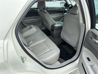 2008 Chrysler 300 Series Touring   - Photo 10 - Hopkinsville, KY 42240