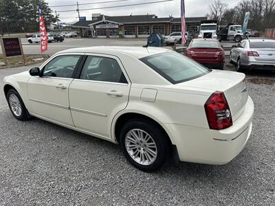 2008 Chrysler 300 Series Touring   - Photo 4 - Hopkinsville, KY 42240