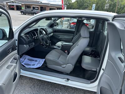2015 Toyota Tacoma ACCESS CAB   - Photo 7 - Hopkinsville, KY 42240