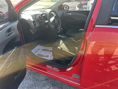 2014 Chevrolet Sonic LT   - Photo 7 - Hopkinsville, KY 42240