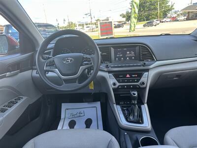 2017 Hyundai ELANTRA SE   - Photo 11 - Hopkinsville, KY 42240
