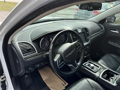 2017 Chrysler 300C   - Photo 10 - Hopkinsville, KY 42240