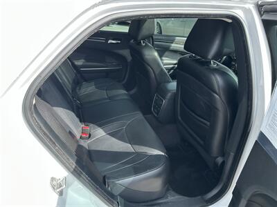 2017 Chrysler 300C   - Photo 9 - Hopkinsville, KY 42240