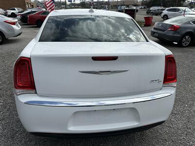 2017 Chrysler 300C   - Photo 5 - Hopkinsville, KY 42240