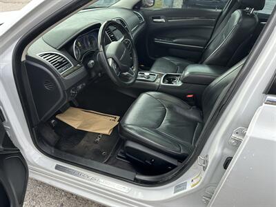 2017 Chrysler 300C   - Photo 6 - Hopkinsville, KY 42240