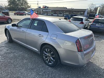 2014 Chrysler 300 Series S   - Photo 4 - Hopkinsville, KY 42240