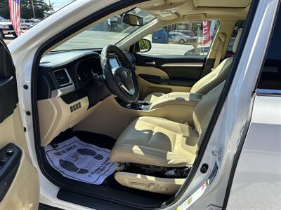 2014 Toyota Highlander XLE   - Photo 7 - Hopkinsville, KY 42240