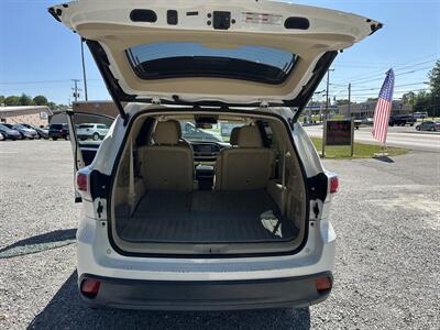 2014 Toyota Highlander XLE   - Photo 9 - Hopkinsville, KY 42240