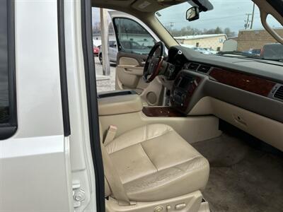 2011 Chevrolet Avalanche LTZ   - Photo 9 - Hopkinsville, KY 42240