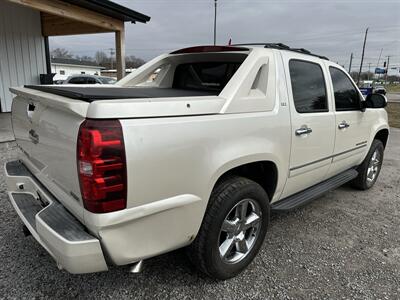 2011 Chevrolet Avalanche LTZ   - Photo 6 - Hopkinsville, KY 42240