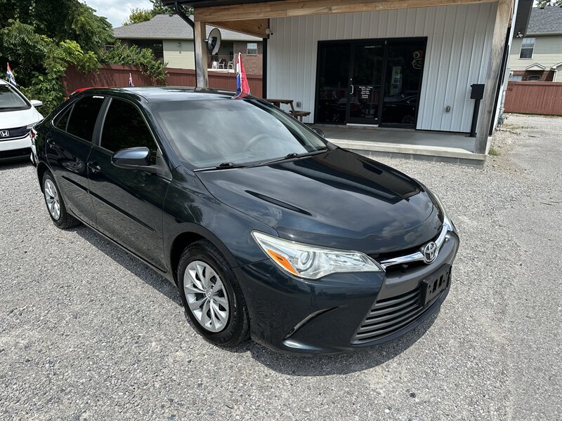 2017 Toyota Camry LE   - Photo 1 - Hopkinsville, KY 42240