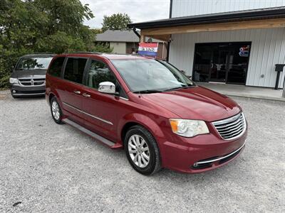 2015 Chrysler Town & Country Limited Platinum Van