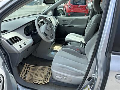 2014 Toyota Sienna LE 8-Passenger   - Photo 6 - Hopkinsville, KY 42240