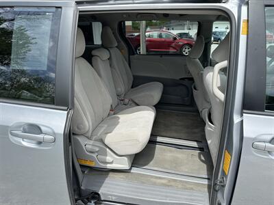 2014 Toyota Sienna LE 8-Passenger   - Photo 10 - Hopkinsville, KY 42240