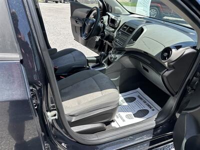 2015 Chevrolet Sonic LS   - Photo 9 - Hopkinsville, KY 42240