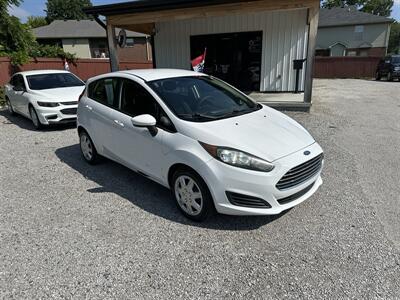 2016 Ford Fiesta S   - Photo 1 - Hopkinsville, KY 42240