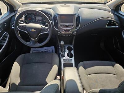 2017 Chevrolet Cruze LT   - Photo 11 - Hopkinsville, KY 42240