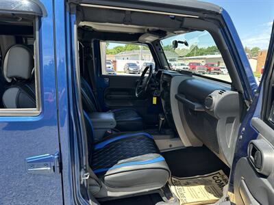 2010 Jeep Wrangler Unlimited Sport   - Photo 10 - Hopkinsville, KY 42240