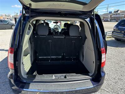 2015 Chrysler Town & Country Touring   - Photo 11 - Hopkinsville, KY 42240