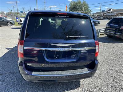 2015 Chrysler Town & Country Touring   - Photo 5 - Hopkinsville, KY 42240
