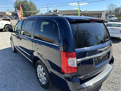 2015 Chrysler Town & Country Touring   - Photo 4 - Hopkinsville, KY 42240