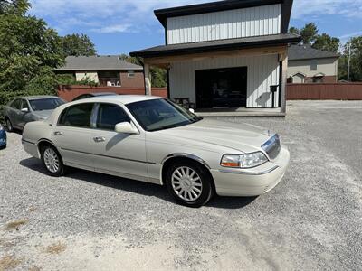2005 Lincoln Town Car SIGNATURE LIMITED   - Photo 1 - Hopkinsville, KY 42240