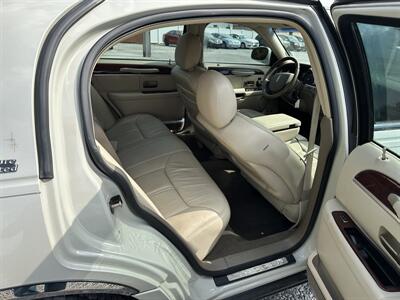 2005 Lincoln Town Car SIGNATURE LIMITED   - Photo 9 - Hopkinsville, KY 42240