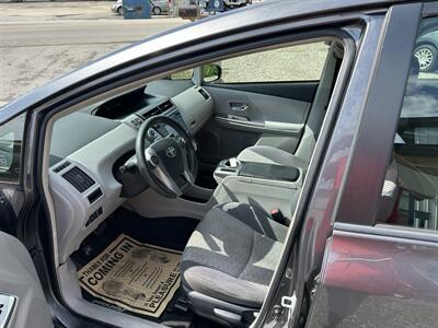 2016 Toyota Prius v Two   - Photo 7 - Hopkinsville, KY 42240