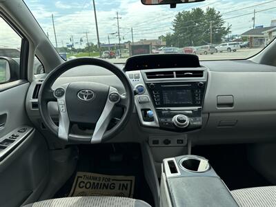2016 Toyota Prius v Two   - Photo 12 - Hopkinsville, KY 42240