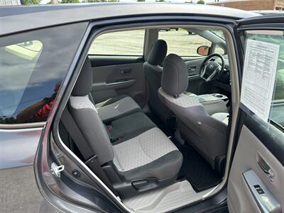 2016 Toyota Prius v Two   - Photo 11 - Hopkinsville, KY 42240