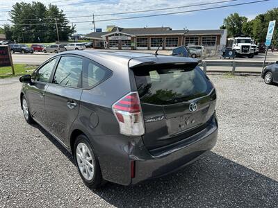 2016 Toyota Prius v Two   - Photo 4 - Hopkinsville, KY 42240