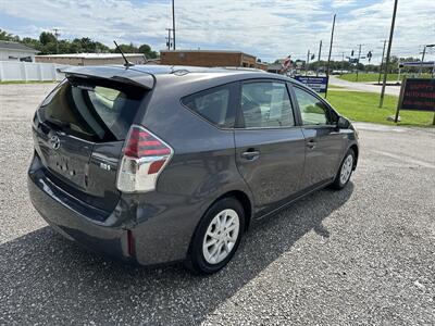 2016 Toyota Prius v Two   - Photo 6 - Hopkinsville, KY 42240